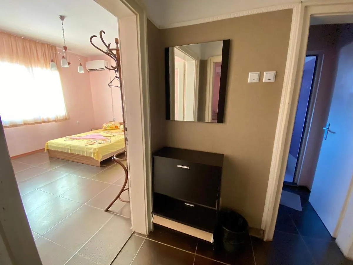 Apartment Asen Zlatarov Μπουργκάς